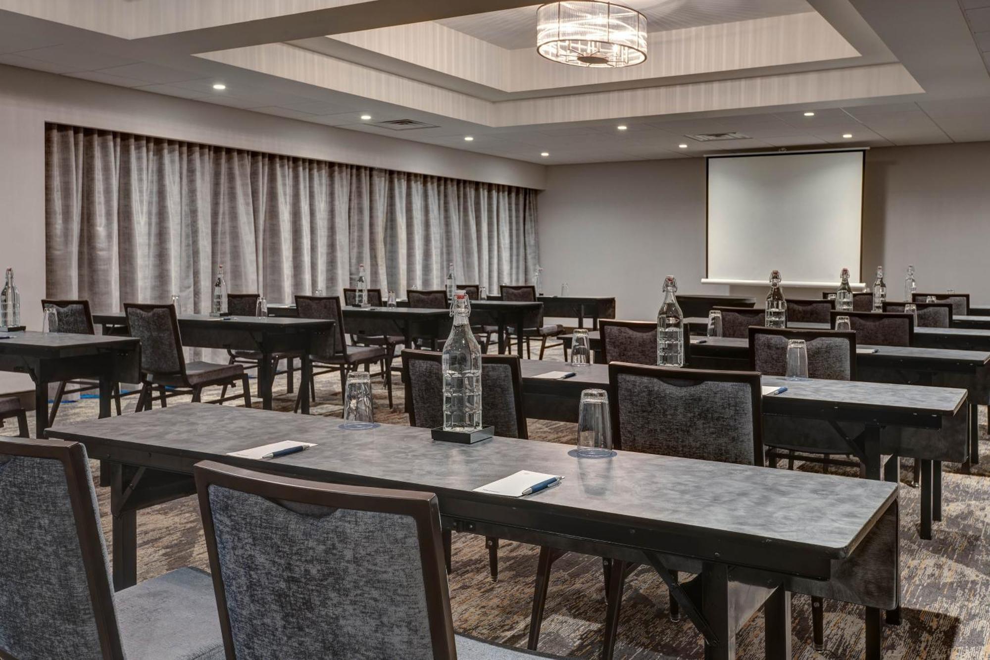 Sheraton Eatontown Hotel Extérieur photo